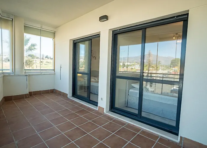 Hello Cosmo Εστεπόνα