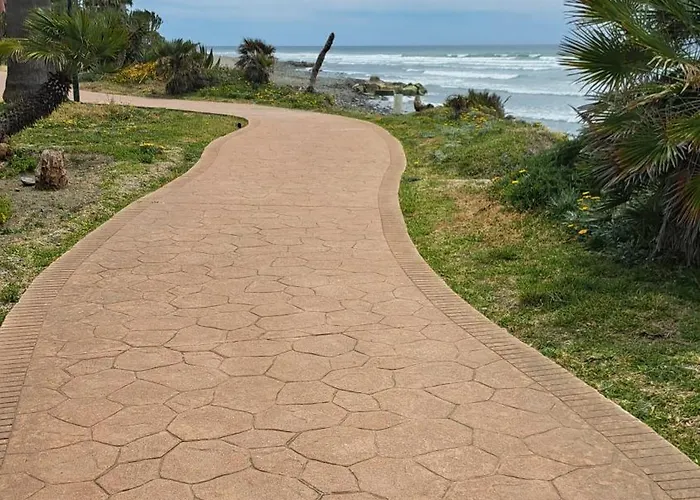 Hello Cosmo Εστεπόνα